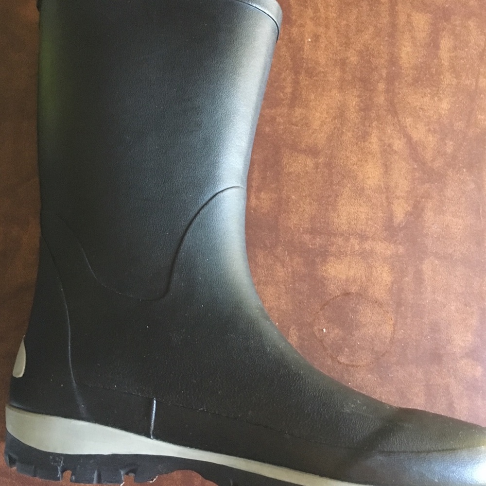 host pick ๐๐NWT Kamik black waterproof boots - Picture 3 of 8